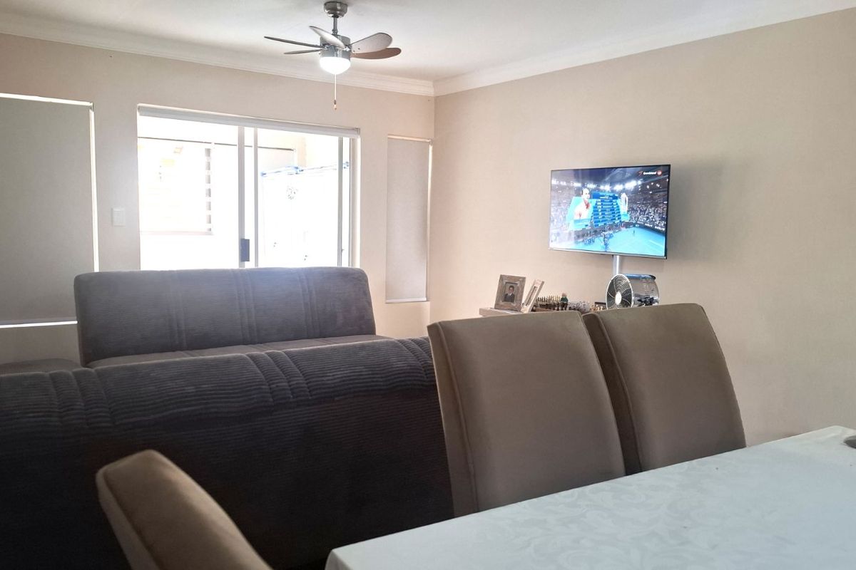 Townhouse For Sale in The Wilds - Photo 2