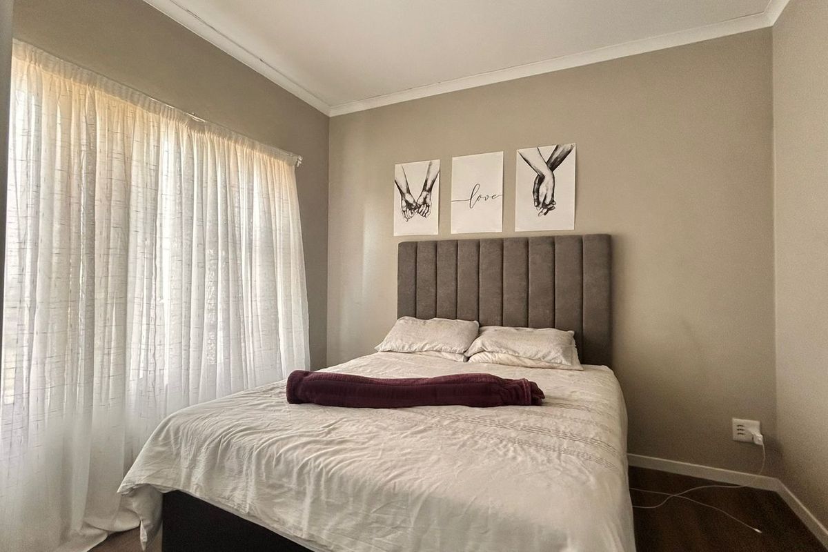 House For Sale in Paulshof - Photo 4