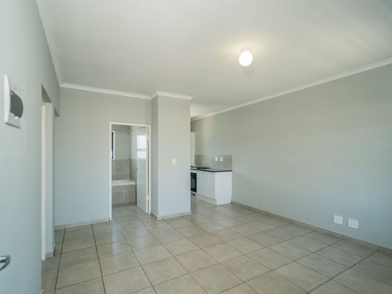 Apartment For Sale in Parklands East - Photo 3