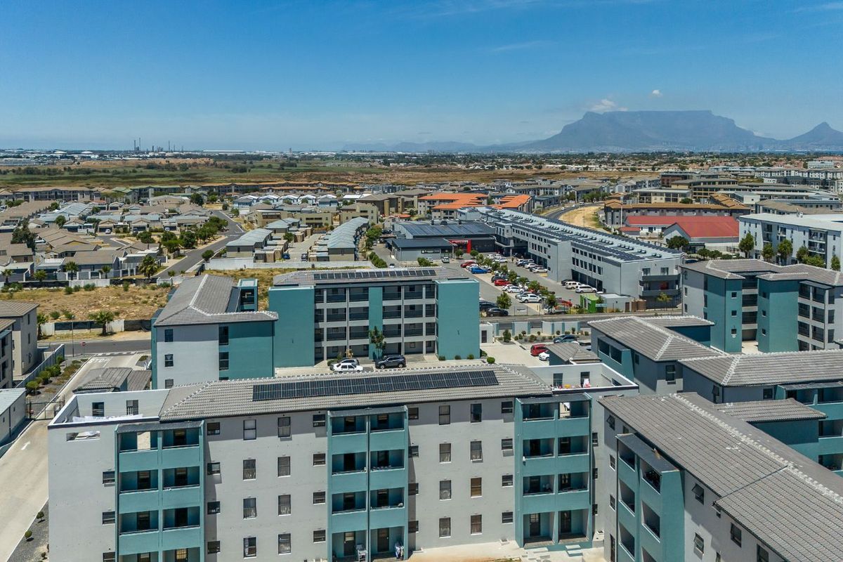 Apartment For Sale in Parklands East - Photo 2