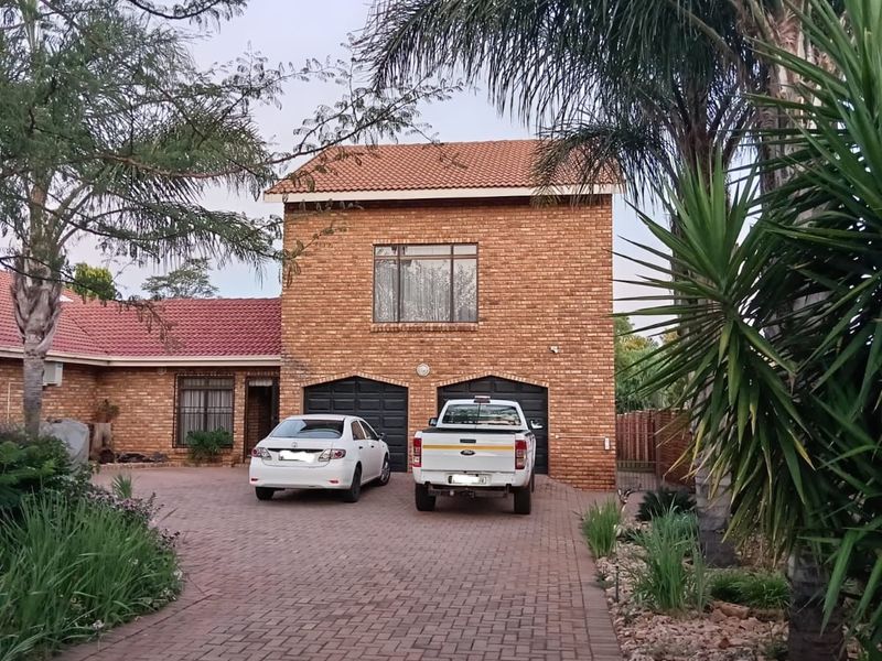 House For Sale in Doringkruin - Photo 2