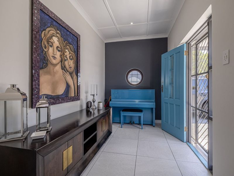 House For Sale in Newton Park - Photo 3