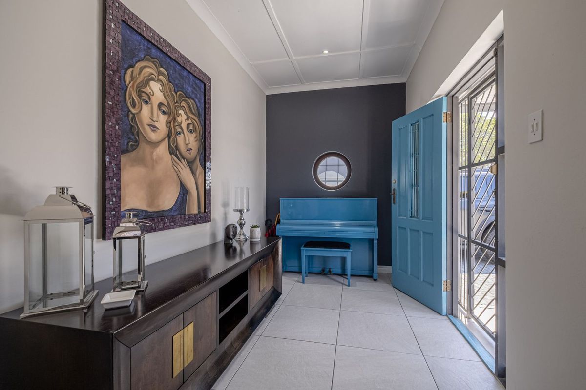 House For Sale in Newton Park - Photo 3