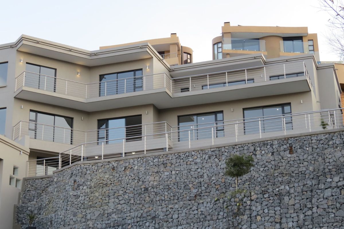 House For Sale in Glenvista - Photo 2