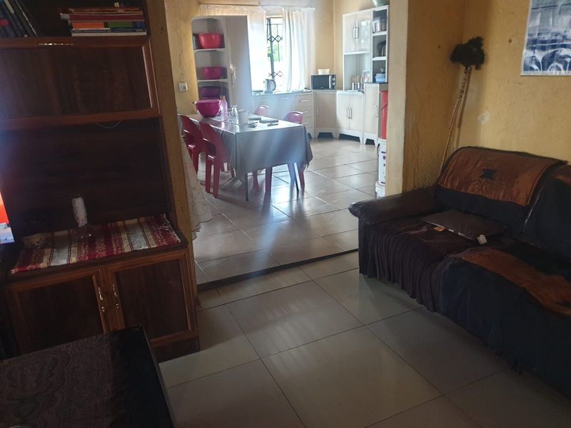 House For Sale in Hammanskraal Central - Photo 4