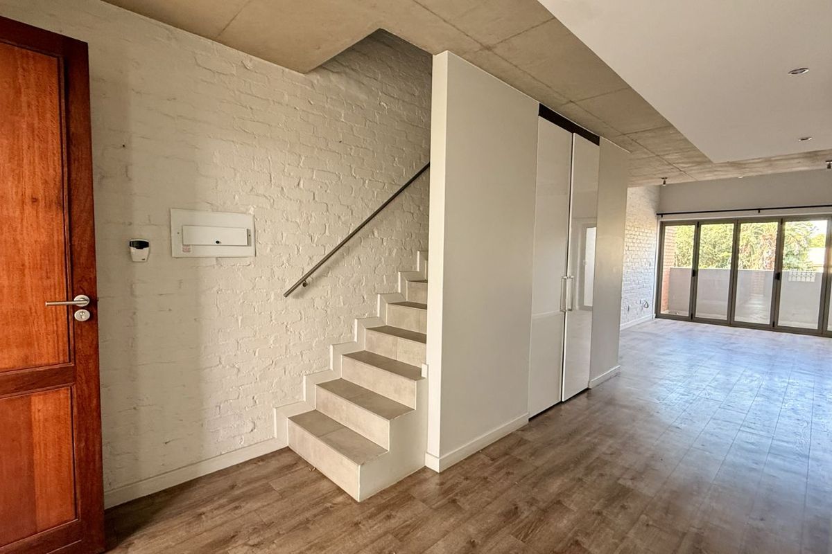 Apartment For Sale in Menlo Park - Photo 5