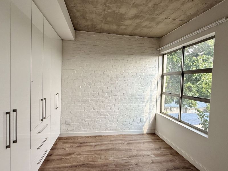 Apartment For Sale in Menlo Park - Photo 10