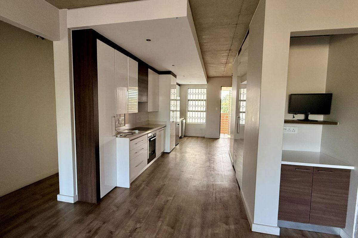 Apartment For Sale in Menlo Park - Photo 3