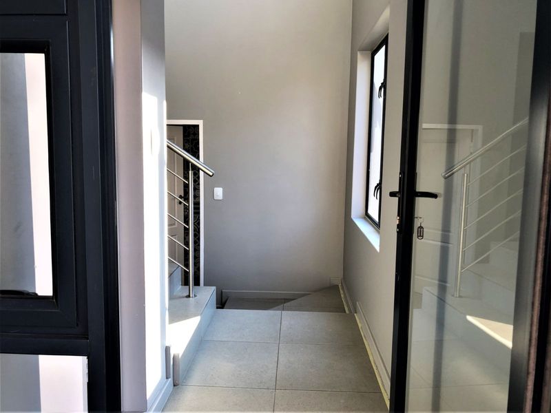 Townhouse To Rent in The Hills Game Reserve Estate - Photo 5