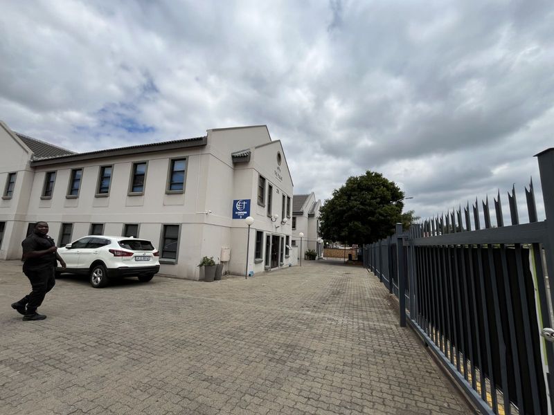 Office To Rent in Halfway House - Photo 3