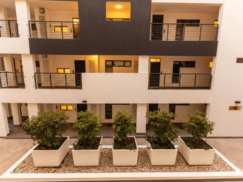 Apartment For Sale in Rosebank - Photo 2