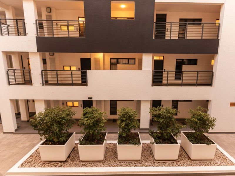 Apartment For Sale in Rosebank - Photo 2