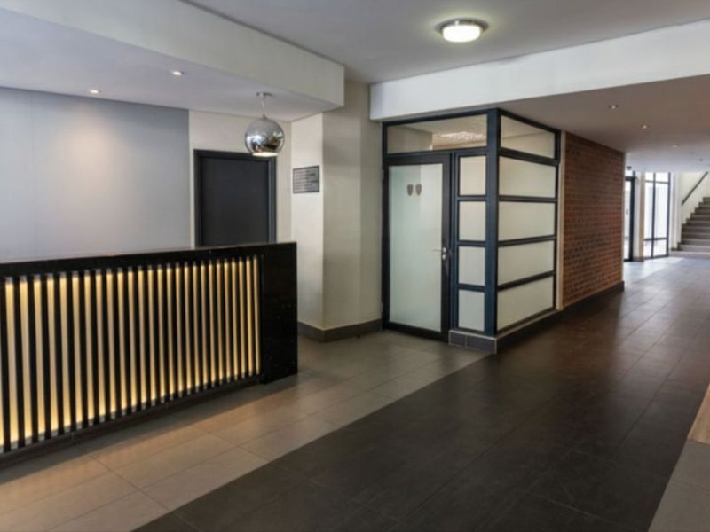 Apartment For Sale in Rosebank - Photo 3
