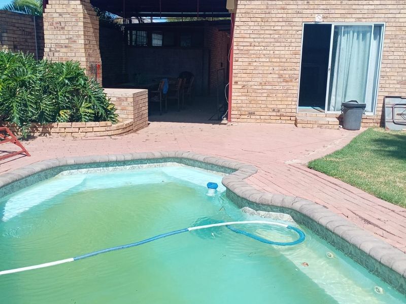 House For Sale in Bloemhof Central - Photo 6