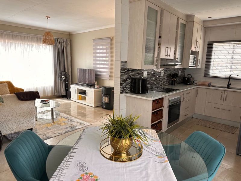 House For Sale in The Orchards - Photo 10