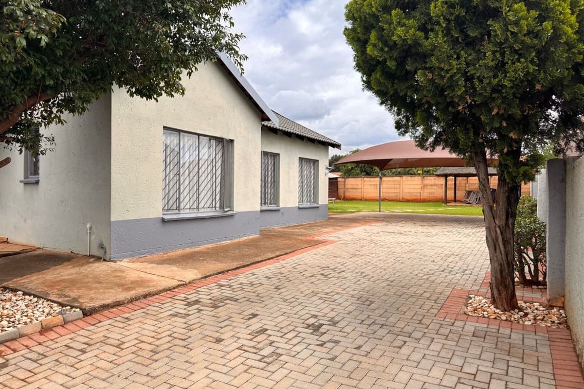 House For Sale in The Orchards - Photo 3