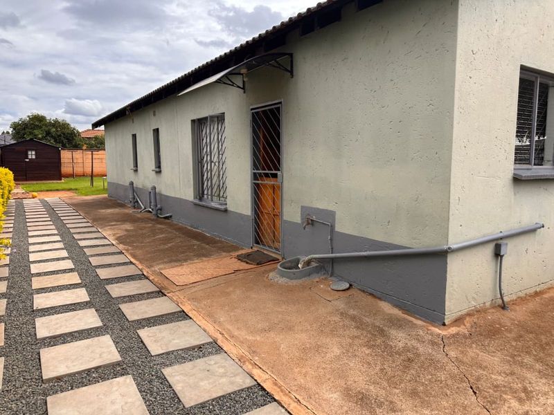 House For Sale in The Orchards - Photo 6