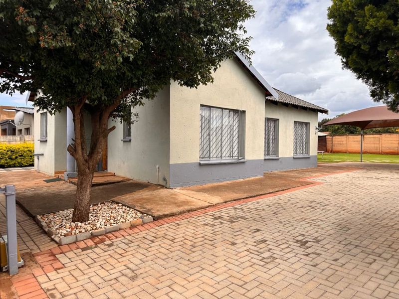 House For Sale in The Orchards - Photo 2