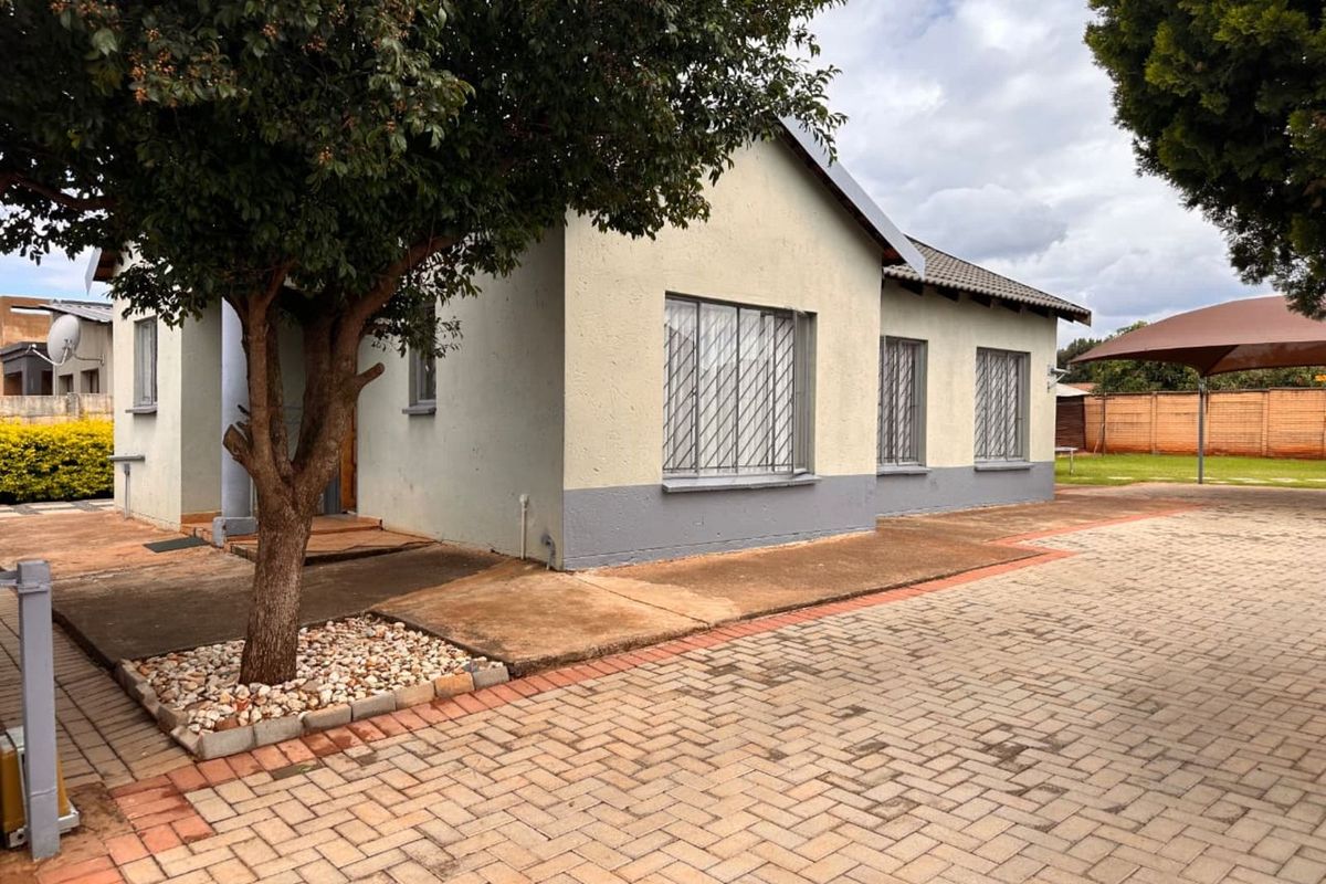 House For Sale in The Orchards - Photo 2