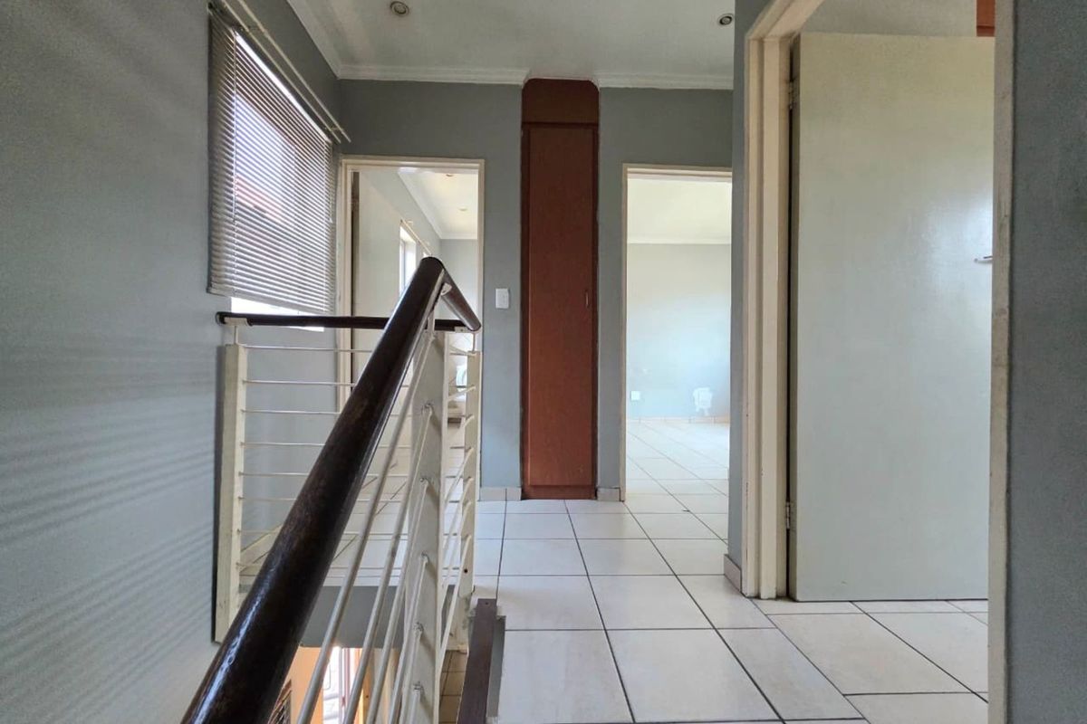 Townhouse For Sale in Pretoria North - Photo 2