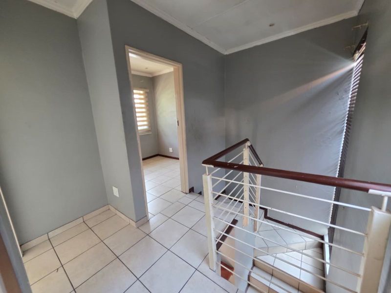 Townhouse For Sale in Pretoria North - Photo 5