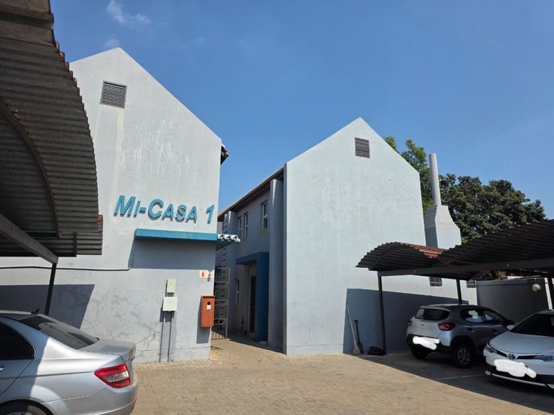 Townhouse For Sale in Pretoria North - Photo 1