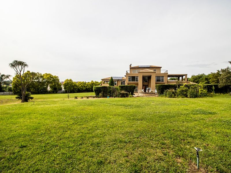 House For Sale in Mooikloof Equestrian Estate - Photo 8