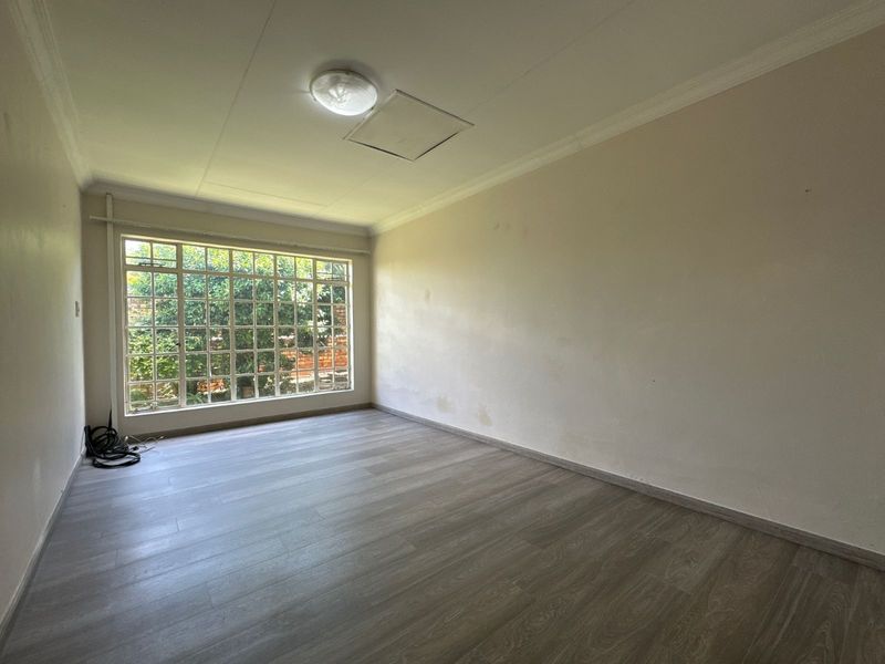 Townhouse For Sale in Die Hoewes - Photo 9