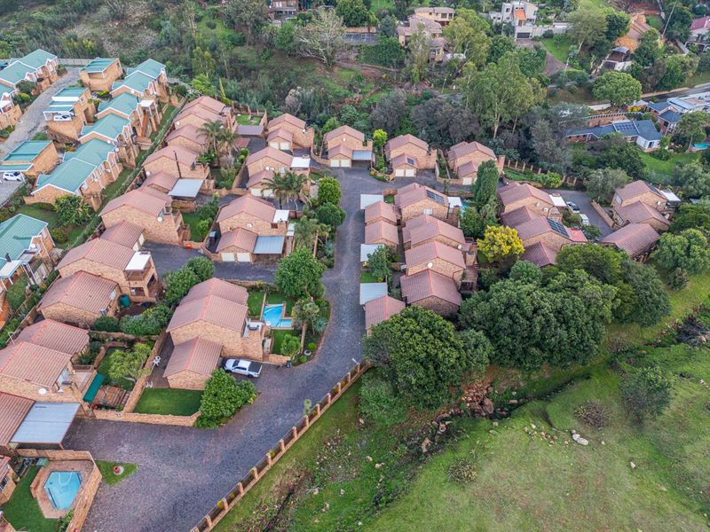 Townhouse For Sale in Helderkruin - Photo 5