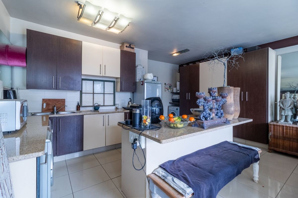 Apartment For Sale in Braamfontein - Photo 5