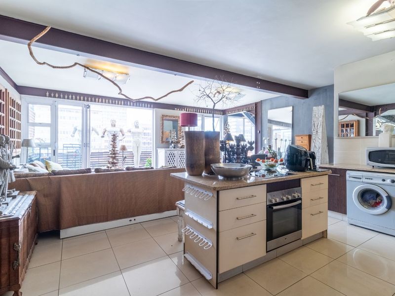 Apartment For Sale in Braamfontein - Photo 2