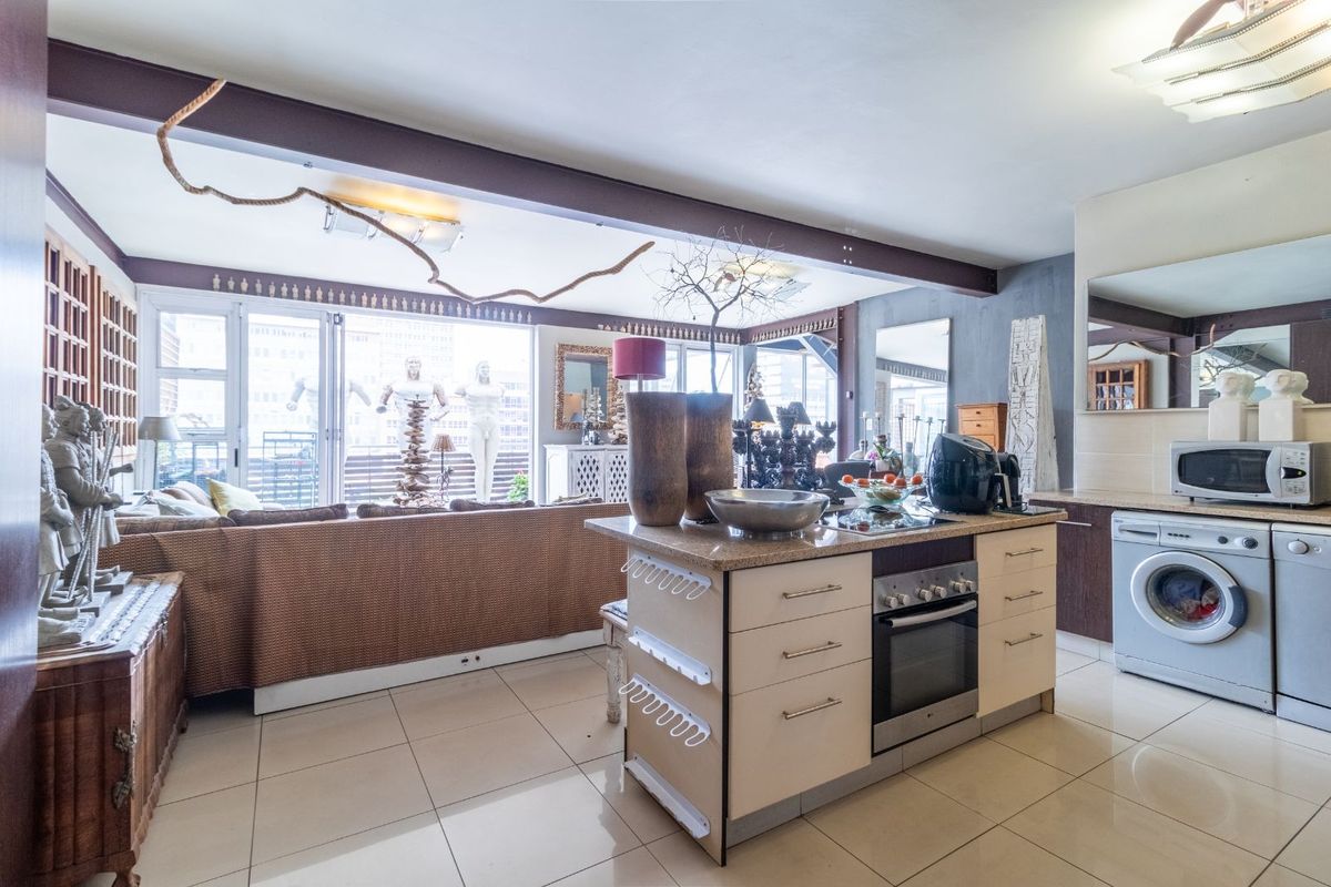 Apartment For Sale in Braamfontein - Photo 2