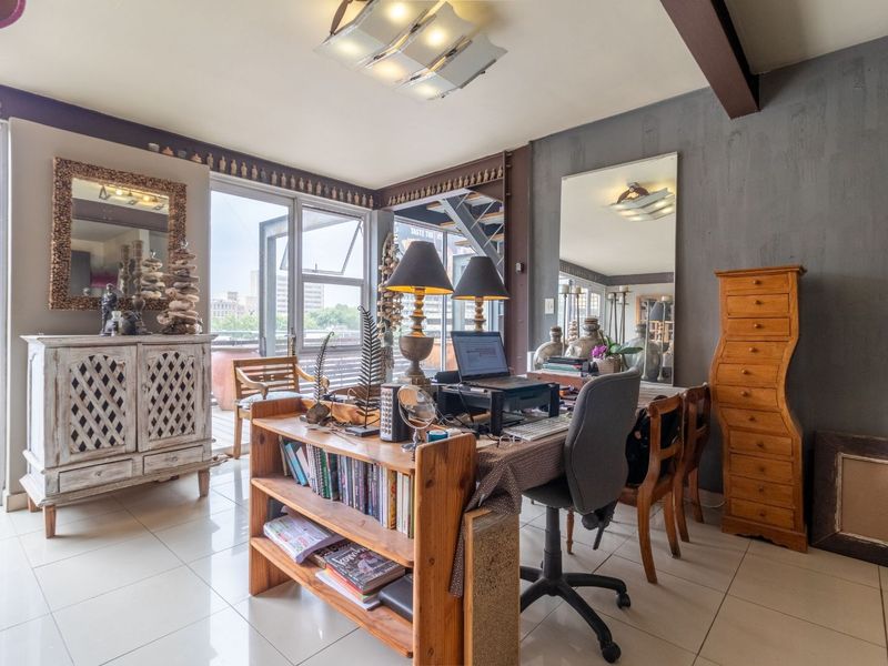Apartment For Sale in Braamfontein - Photo 5