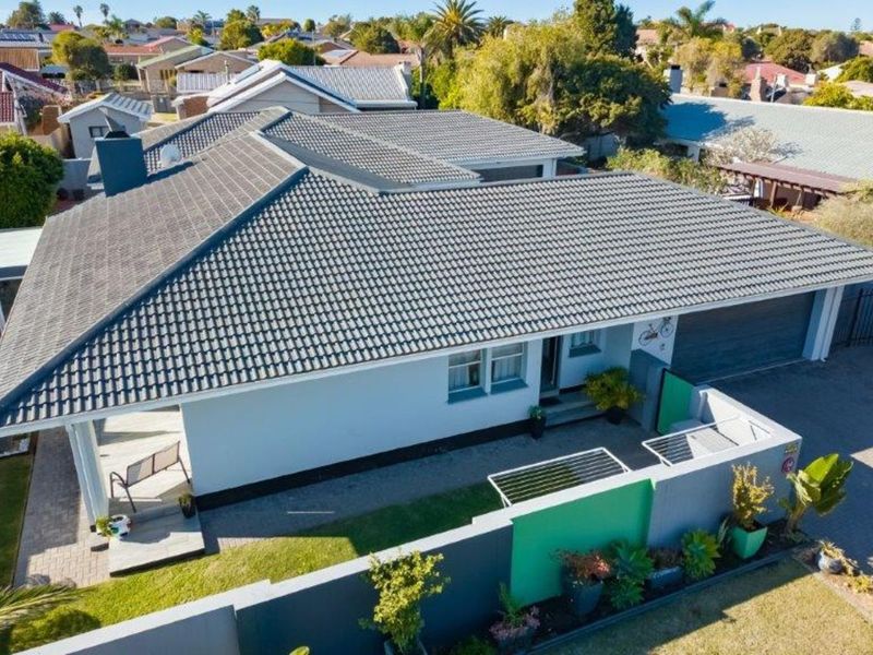 House For Sale in Bayview - Photo 4