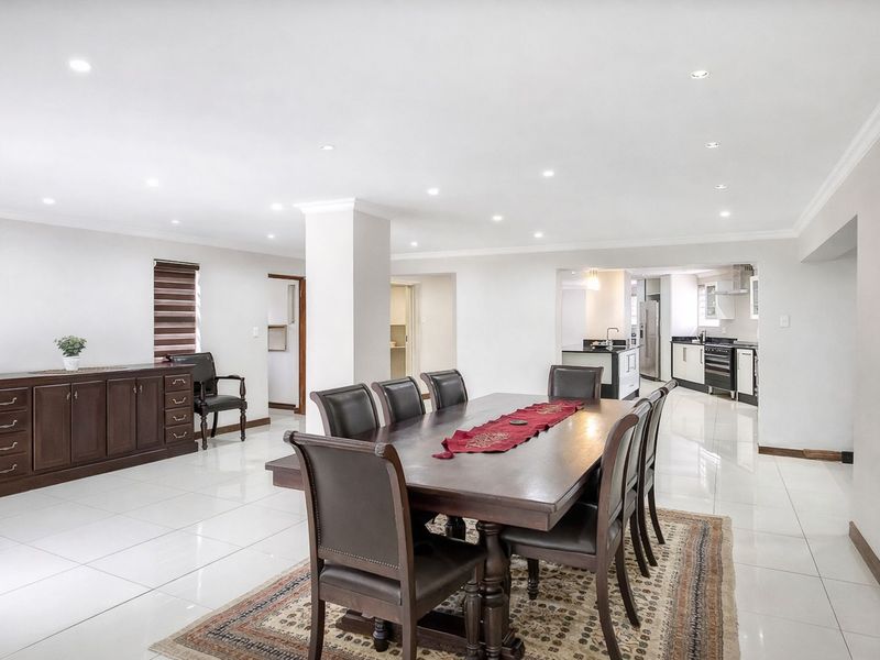 House For Sale in Florida Hills - Photo 7