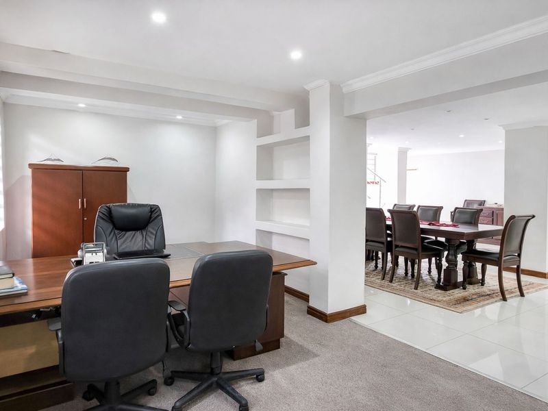 House For Sale in Florida Hills - Photo 6