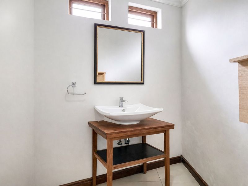 House For Sale in Florida Hills - Photo 10