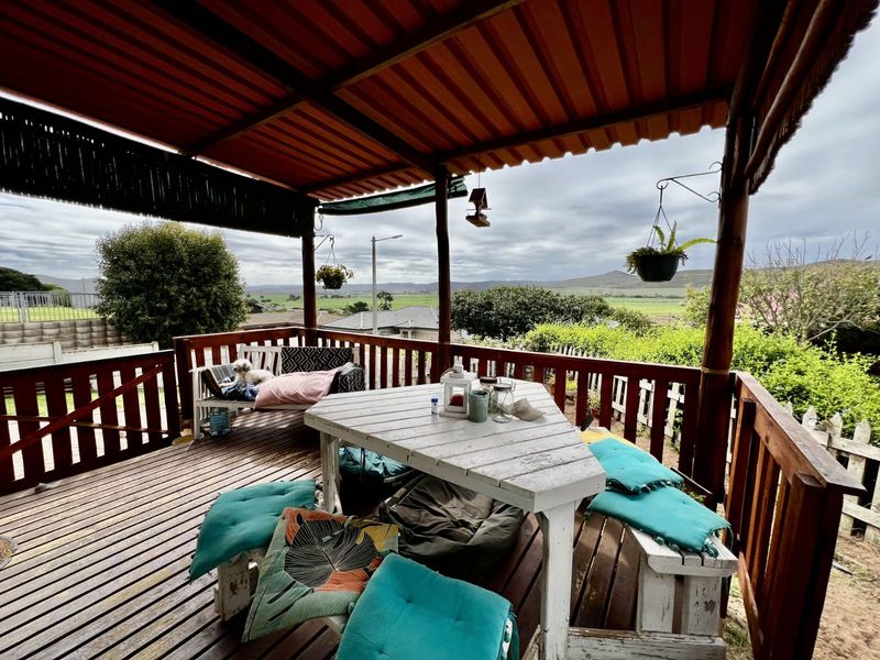 House For Sale in Fraaiuitsig - Photo 2