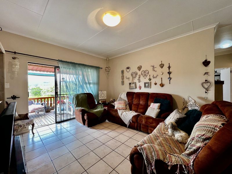 House For Sale in Fraaiuitsig - Photo 4