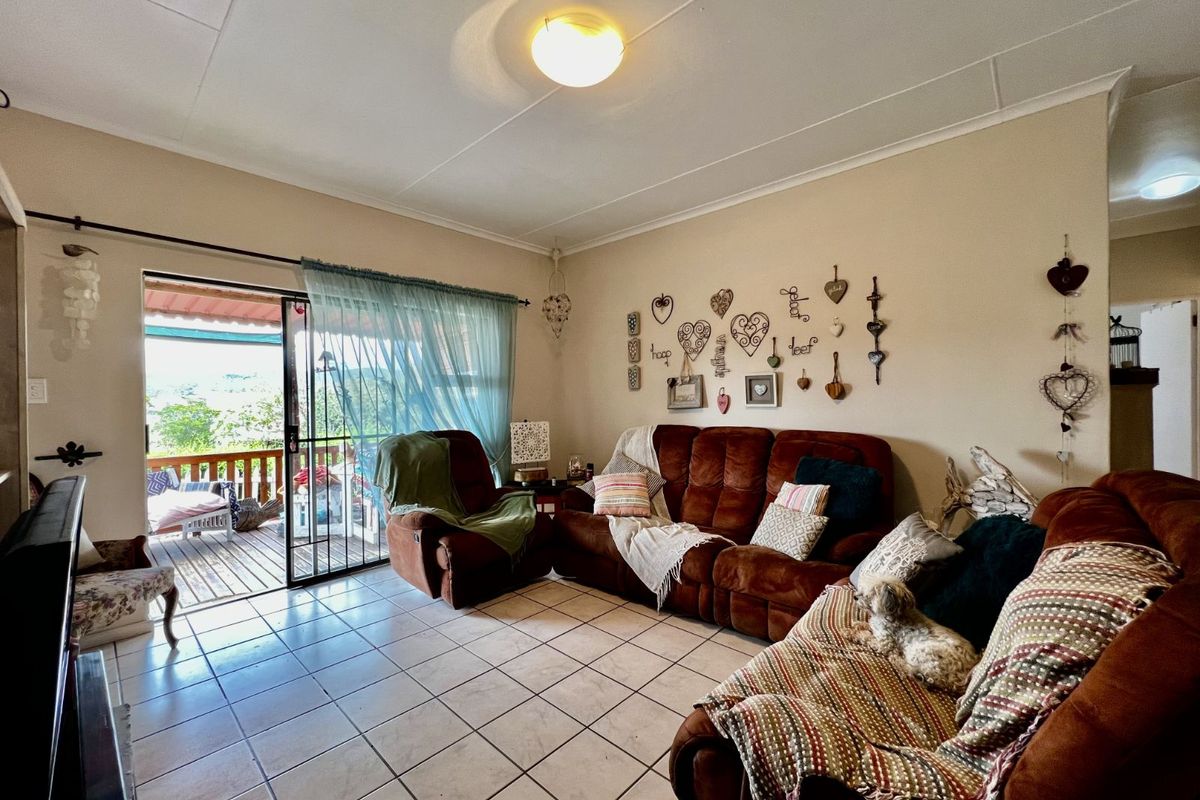 House For Sale in Fraaiuitsig - Photo 4