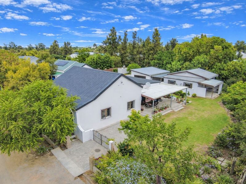 House For Sale in Porterville Central - Photo 2