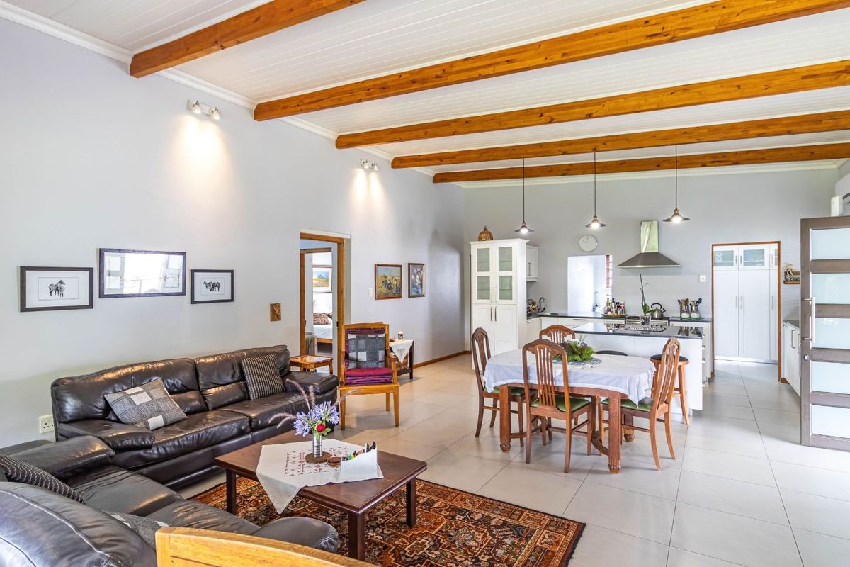 House For Sale in Porterville Central - Photo 4