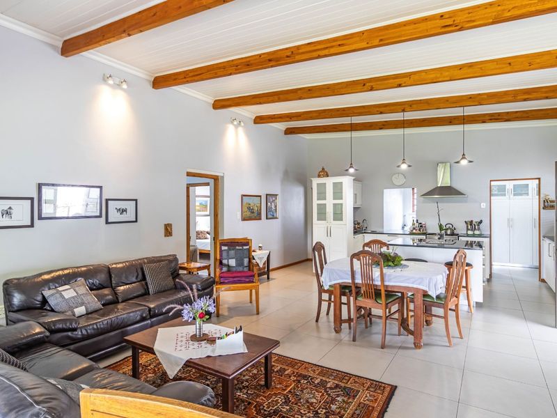 House For Sale in Porterville Central - Photo 4