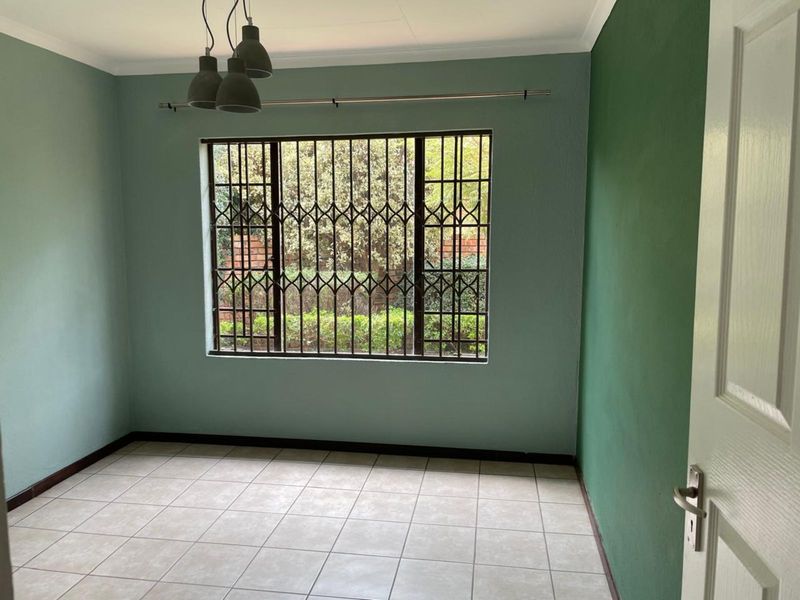 Townhouse To Rent in Equestria - Photo 9