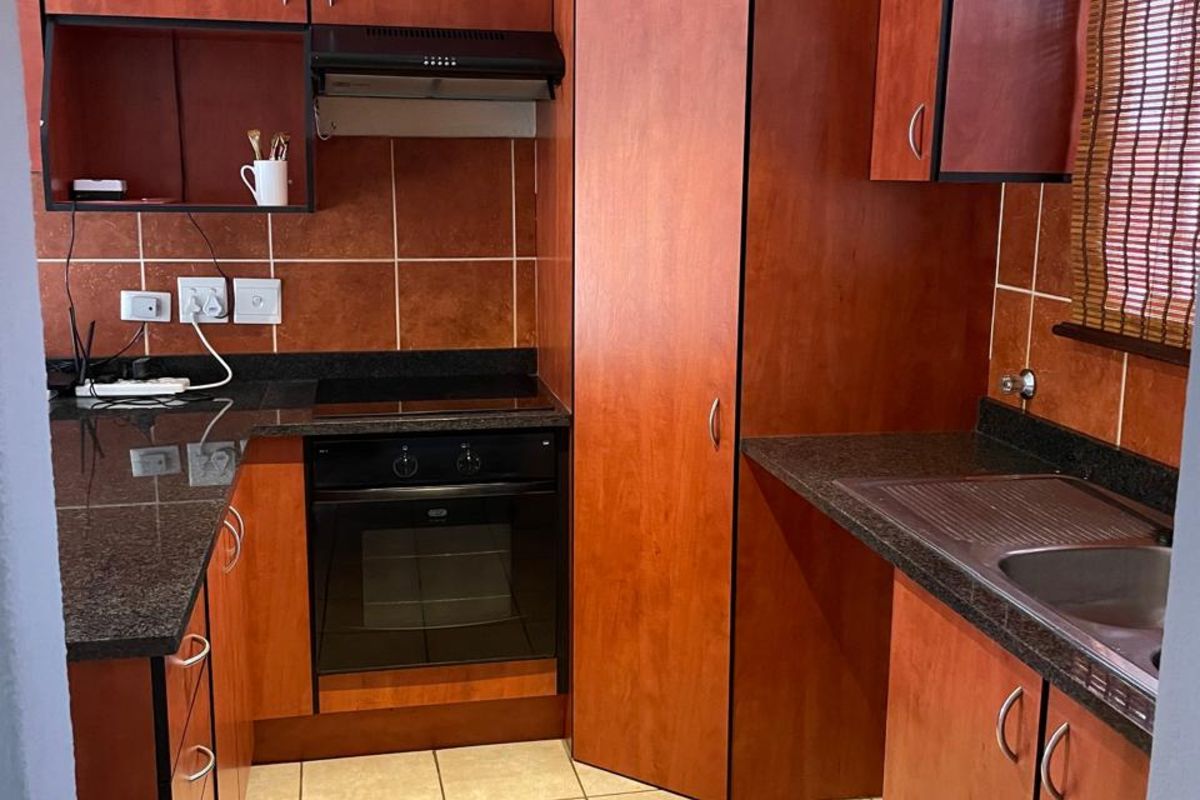 Townhouse To Rent in Equestria - Photo 2