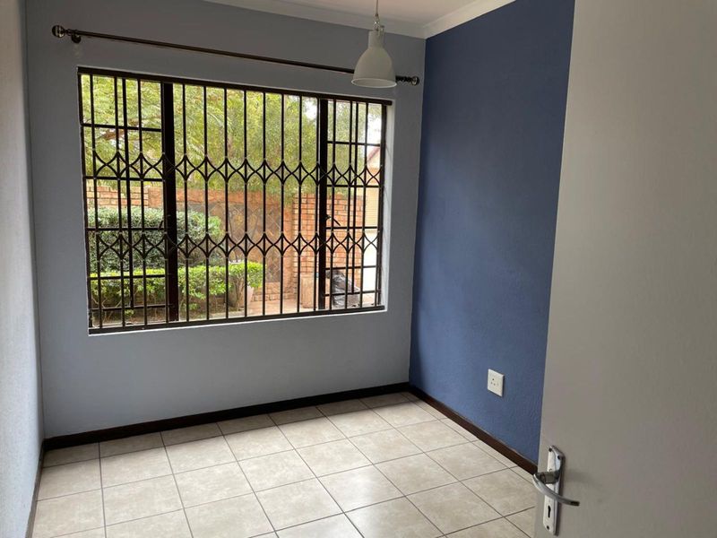 Townhouse To Rent in Equestria - Photo 4