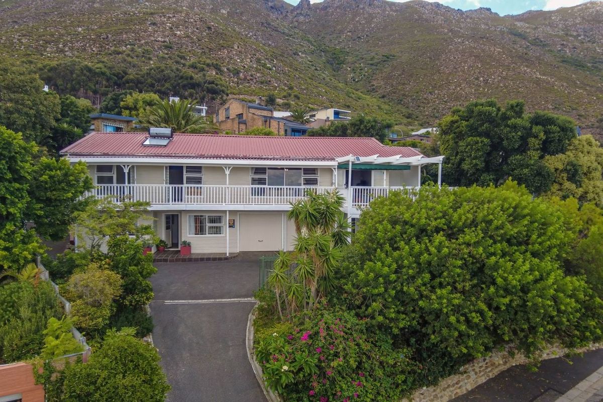 House For Sale in Mountainside - Photo 2