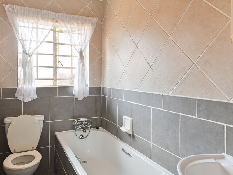 House For Sale in Equestria - Photo 9