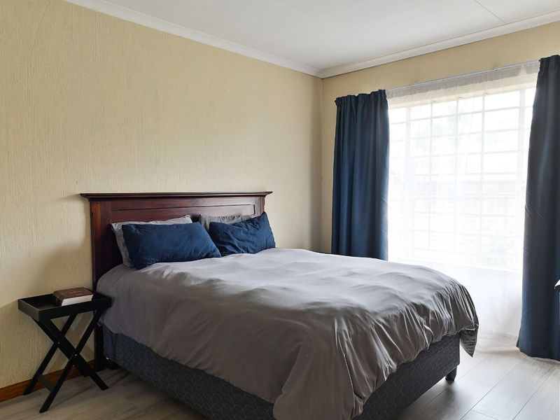 House For Sale in Equestria - Photo 7