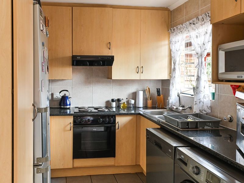 House For Sale in Equestria - Photo 2